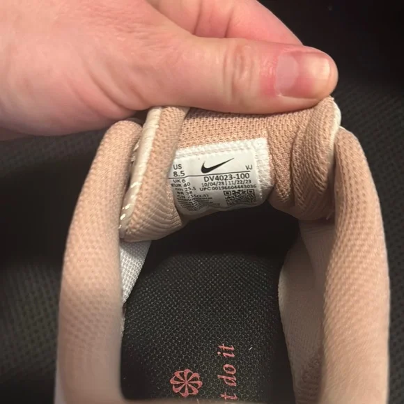 Nike Tan and White Running Shoes - Picture 7 of 9